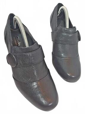 Clarks Bendables Women's Black Leather Career Shorty Heel Bootie Size 7M